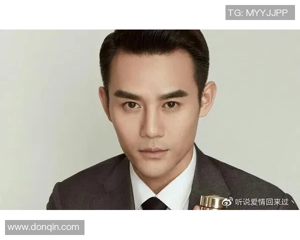 足球明星刘成的妻子美丽照片曝光引发网友热议与关注